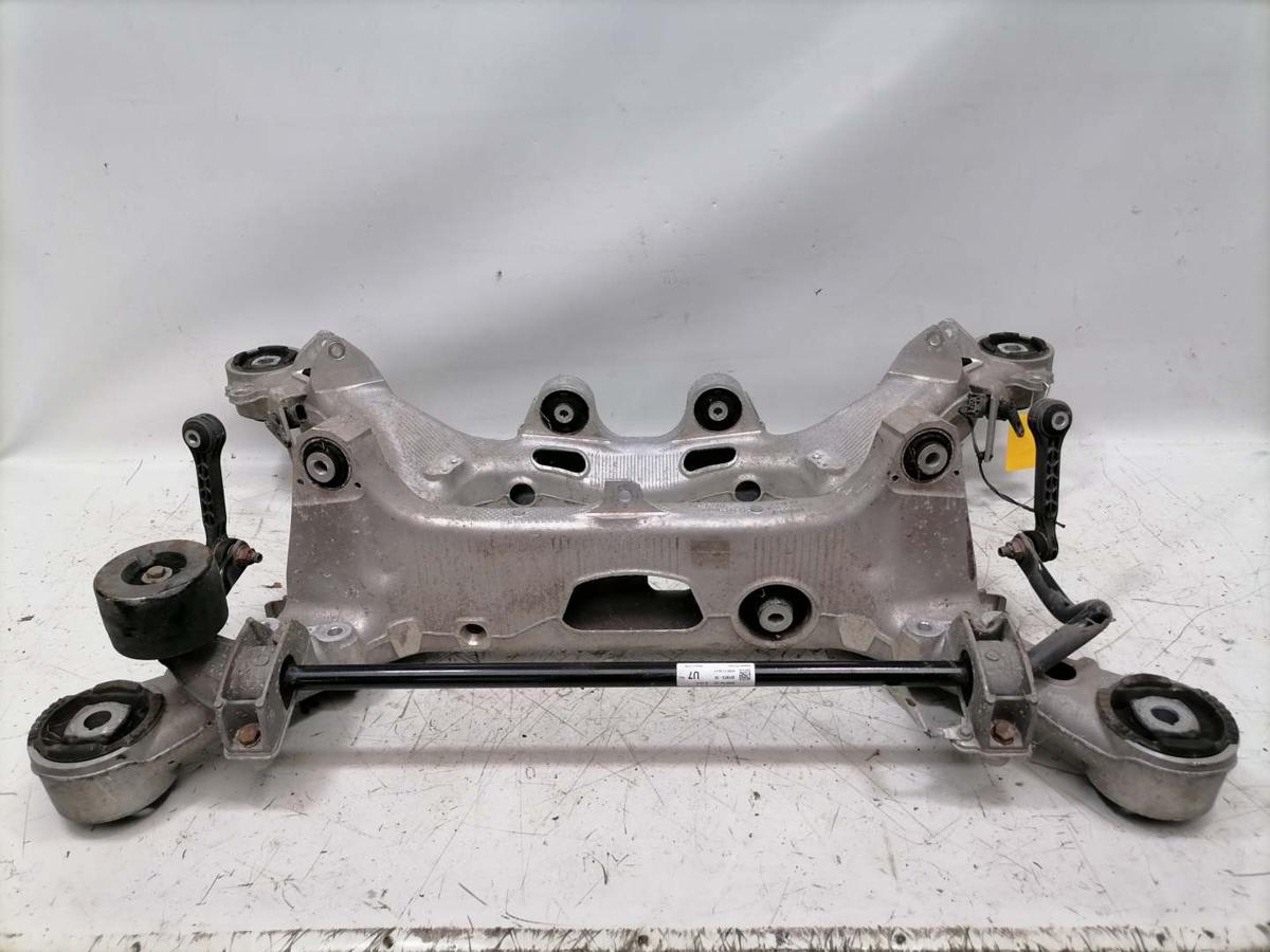 BMW 7er G70 original Hinterachstr&auml;ger Hinterachk&ouml;rper 4,4 400KW Bj.2022